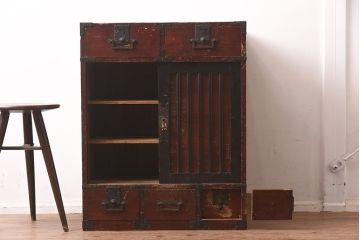 アンティーク家具　江戸明治期　桐材　味のある風合いが魅力の茶箪笥(収納箪笥、戸棚)(R-042334)