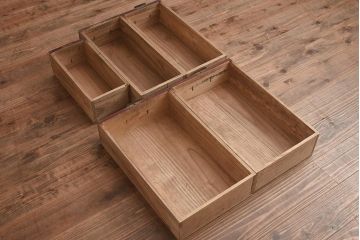 アンティーク家具　江戸明治期　桐材　味のある風合いが魅力の茶箪笥(収納箪笥、戸棚)(R-042334)