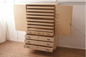 中古　伝統工芸　総桐材　すっきりとして品のある加茂総桐箪笥(総桐たんす、衣装箪笥、和タンス)(R-042338)