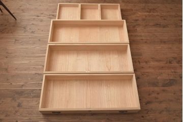 中古　伝統工芸　総桐材　すっきりとして品のある加茂総桐箪笥(総桐たんす、衣装箪笥、和タンス)(R-042338)