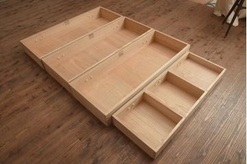 中古　伝統工芸　総桐材　すっきりとして品のある加茂総桐箪笥(総桐たんす、衣装箪笥、和タンス)(R-042338)