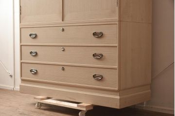 中古　伝統工芸　総桐材　すっきりとして品のある加茂総桐箪笥(総桐たんす、衣装箪笥、和タンス)(R-042338)