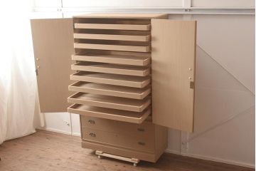 中古　伝統工芸　総桐材　千重菊紋　加茂総桐箪笥(総桐たんす、衣装箪笥、和タンス)(R-042339)