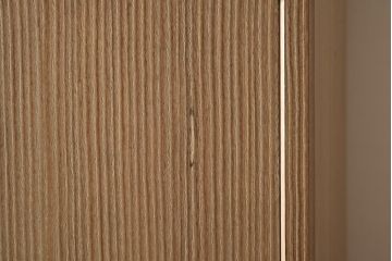 中古　伝統工芸　総桐材　千重菊紋　加茂総桐箪笥(総桐たんす、衣装箪笥、和タンス)(R-042339)