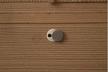 中古　伝統工芸　総桐材　千重菊紋　加茂総桐箪笥(総桐たんす、衣装箪笥、和タンス)(R-042339)