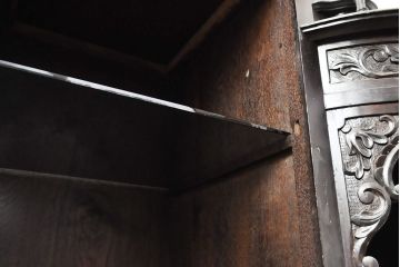 イギリスアンティーク　豪華で美しい装飾が目を引くパーラーキャビネット(飾り棚、戸棚、ミラー、鏡)(R-042341)