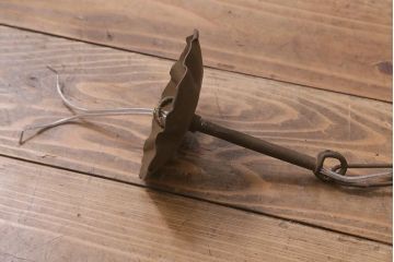ヴィンテージ照明　ガラスドロップ　アイアン　アラベスク　こだわりのインテリアにおすすめなシャンデリア(天井照明、吊り下げ照明、ビンテージ)(R-042342)