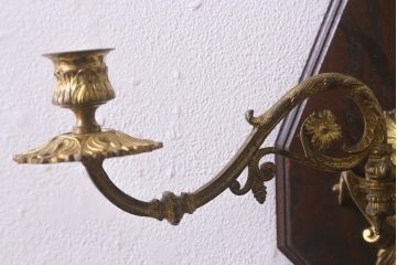 アンティーク雑貨　真鍮　ブラケットライトをリメイクした壁掛けキャンドルホルダー(ろうそく立て、燭台、キャンドルスタンド)(R-042348)
