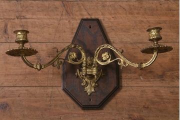 アンティーク雑貨　真鍮　ブラケットライトをリメイクした壁掛けキャンドルホルダー(ろうそく立て、燭台、キャンドルスタンド)(R-042348)
