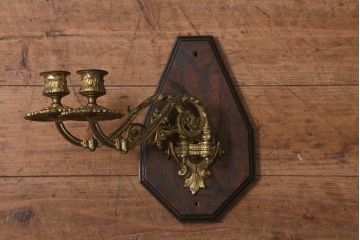 アンティーク雑貨　真鍮　ブラケットライトをリメイクした壁掛けキャンドルホルダー(ろうそく立て、燭台、キャンドルスタンド)(R-042348)