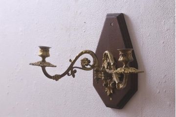 アンティーク雑貨　真鍮　ブラケットライトをリメイクした壁掛けキャンドルホルダー(ろうそく立て、燭台、キャンドルスタンド)(R-042349)