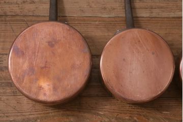 アンティーク雑貨　フランスアンティーク　鉄の取っ手の銅製片手鍋5点セット(キッチン雑貨)(R-042350)