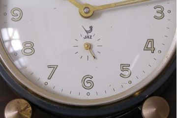 ジャンク品　ヴィンテージ雑貨　フランスビンテージ　JAZ社　シックな覚まし時計(置時計、枕時計)(R-042352)