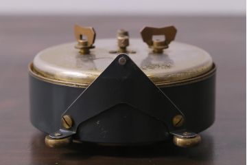 ジャンク品　ヴィンテージ雑貨　フランスビンテージ　JAZ社　シックな覚まし時計(置時計、枕時計)(R-042352)