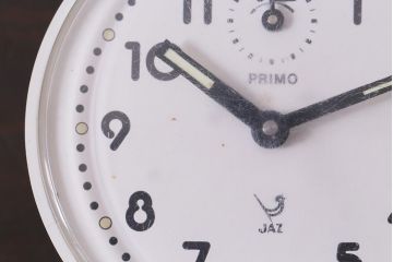 ヴィンテージ雑貨　フランスビンテージ　箱付き　JAZ社　白いボディのレトロな目覚まし時計(置時計、枕時計)(R-042353)