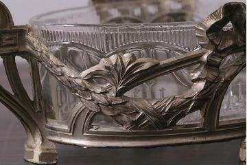 アンティーク雑貨　フランスアンティーク　ルイ16世様式　装飾がクラシカルなジャルディニエール(テーブルウェア、フラワーポット)(R-042354)