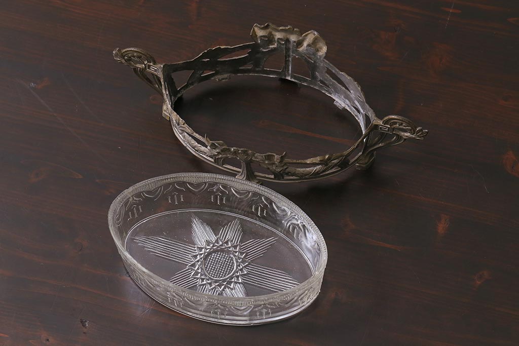 アンティーク雑貨　フランスアンティーク　ルイ16世様式　装飾がクラシカルなジャルディニエール(テーブルウェア、フラワーポット)(R-042354)