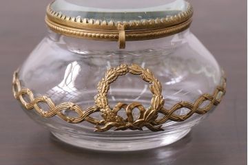 アンティーク雑貨　フランスアンティーク　ルイ16世様式　真鍮の装飾がおしゃれなジュエリーケース(ガラスポット)(R-042355)
