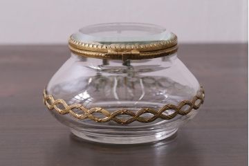 アンティーク雑貨　フランスアンティーク　ルイ16世様式　真鍮の装飾がおしゃれなジュエリーケース(ガラスポット)(R-042355)