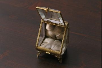アンティーク雑貨　フランスアンティーク　ディスプレイに高級感をプラスするジュエリーケース(ディスプレイケース、懐中時計入れ)(R-042356)