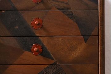 アンティーク家具　明治期　指物家具　凝ったつくりの唐桑菓子箪笥(R-042364)