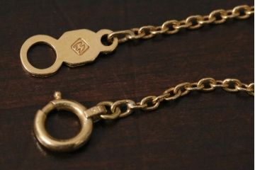 ヴィンテージアクセサリー　K18(18金)　金75%　造幣局ホールマーク　切子がアクセントになったビンテージチェーンネックレス　重さ約3.96g(R-042371)