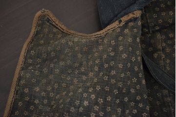 アンティーク雑貨　明治〜大正　古い火消し頭巾(刺子、木綿、藍染、古布)(R-042401)