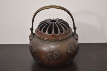 アンティーク雑貨　明治期　大明宣徳年製　桐紋　古銅　香炉(真鍮)(R-042405)