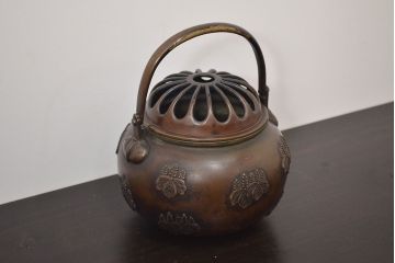 アンティーク雑貨　明治期　大明宣徳年製　桐紋　古銅　香炉(真鍮)(R-042405)