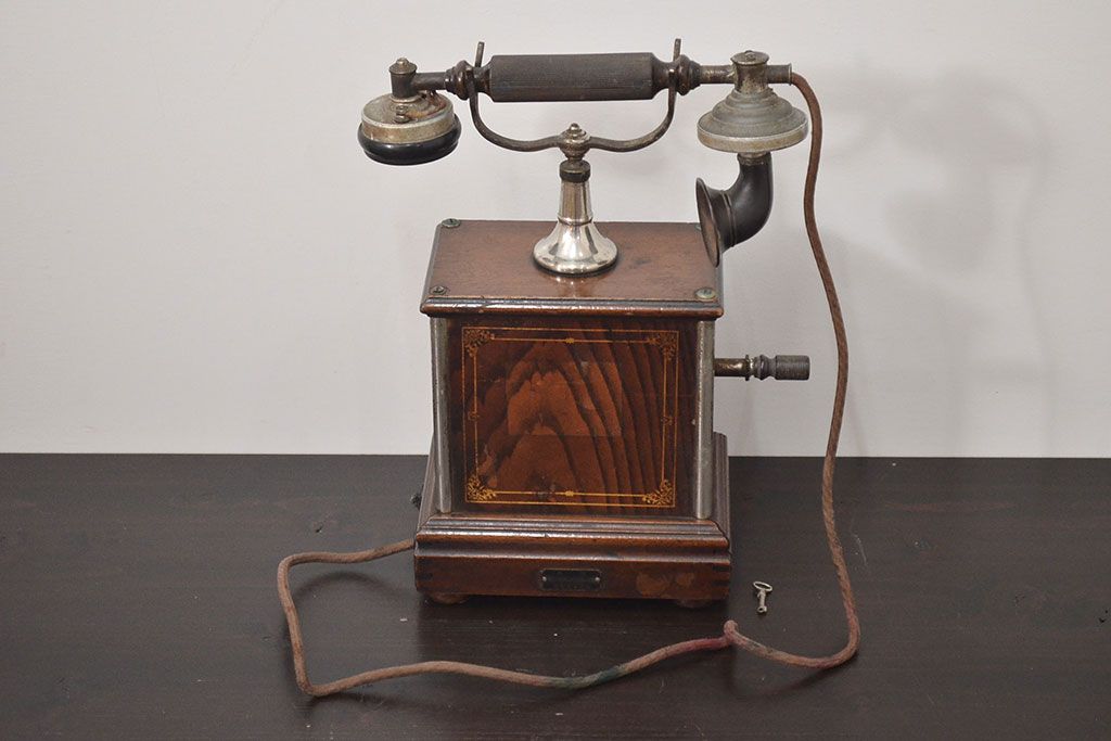 アンティーク雑貨　大正十年　日本電気株式会社　デルビル磁石式電話機(R-042409)