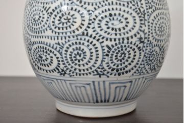 アンティーク雑貨　江戸後期　古伊万里　染付　蛸唐草　徳利(花瓶)(R-042413)