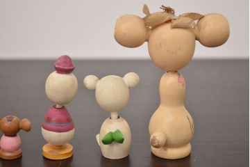 アンティーク雑貨　古いディズニー　木製人形9体セット(ビンテージこけし)(R-042437)