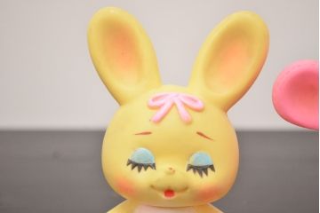 アンティーク雑貨　昭和レトロ　セキグチ　ビンテージラバードール2点(うさぎ、くま、ビニール人形)(R-042444)