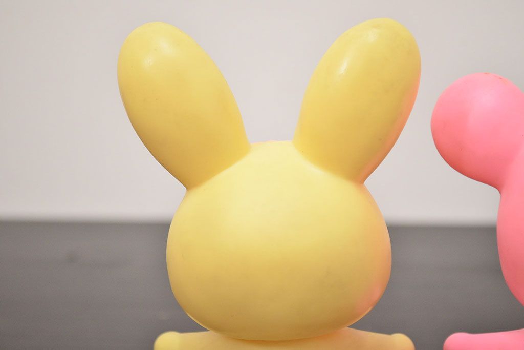 アンティーク雑貨　昭和レトロ　セキグチ　ビンテージラバードール2点(うさぎ、くま、ビニール人形)(R-042444)