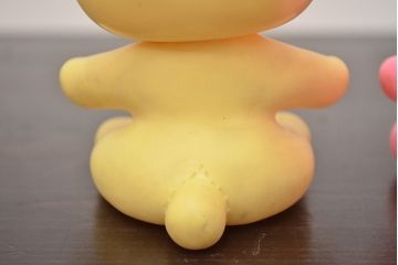アンティーク雑貨　昭和レトロ　セキグチ　ビンテージラバードール2点(うさぎ、くま、ビニール人形)(R-042444)