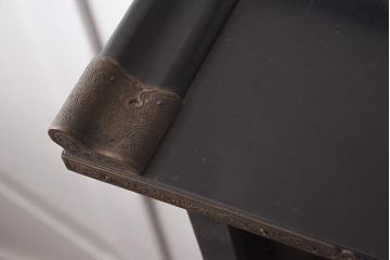 アンティーク家具　螺鈿と蒔絵の華やかな意匠が目を引く飾り棚(飾棚、茶棚)(R-042453)