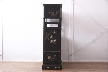 アンティーク家具　螺鈿と蒔絵の華やかな意匠が目を引く飾り棚(飾棚、茶棚)(R-042453)