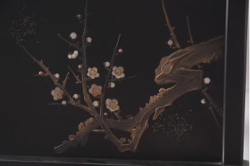 アンティーク家具　螺鈿と蒔絵の華やかな意匠が目を引く飾り棚(飾棚、茶棚)(R-042453)