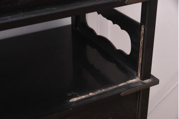 アンティーク家具　螺鈿と蒔絵の華やかな意匠が目を引く飾り棚(飾棚、茶棚)(R-042453)