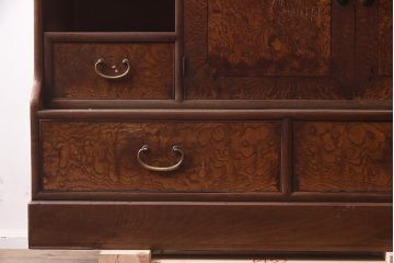 アンティーク家具　大正昭和初期　前面欅(ケヤキ)玉杢材　凝った造りの茶箪笥(飾り棚、茶棚)(R-042457)