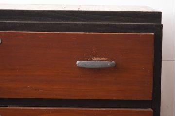 レトロ家具　すっきりとしたツートーンのチェスト(タンス、箪笥、引き出し)(R-042460)