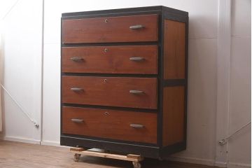 レトロ家具　すっきりとしたツートーンのチェスト(タンス、箪笥、引き出し)(R-042460)
