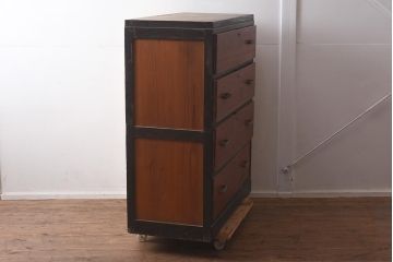 レトロ家具　すっきりとしたツートーンのチェスト(タンス、箪笥、引き出し)(R-042460)
