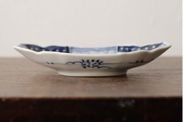 アンティーク雑貨　古民具・骨董　江戸期　古伊万里　山水図染付変形皿3枚セット(和食器)(R-042468)