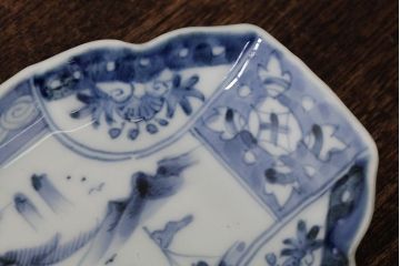 アンティーク雑貨　古民具・骨董　江戸期　古伊万里　山水図染付変形皿3枚セット(和食器)(R-042469)