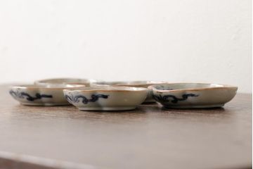 アンティーク雑貨　江戸期　古伊万里　染付花文小皿5枚セット(変形皿、和食器)(R-042475)