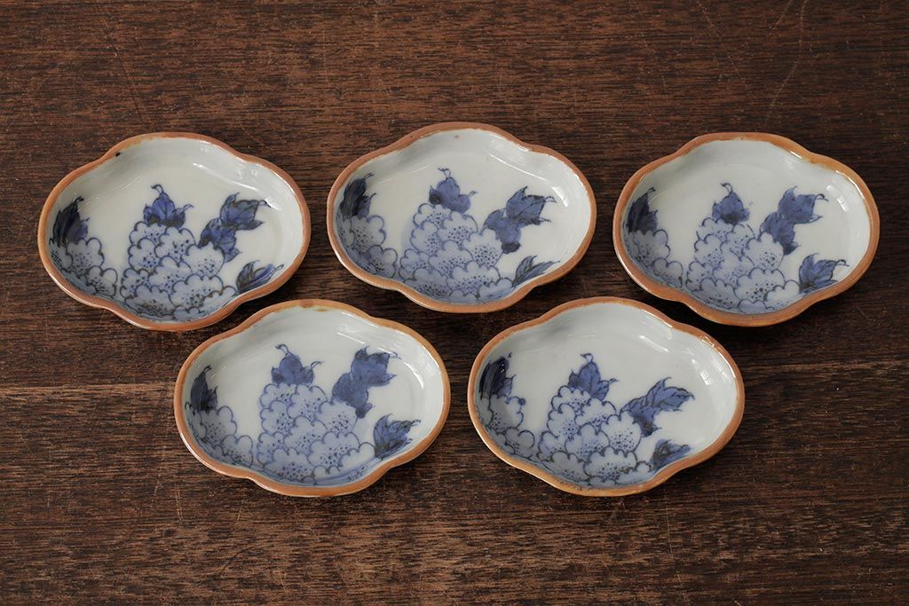 アンティーク雑貨　江戸期　古伊万里　染付花文小皿5枚セット(変形皿、和食器)(R-042475)