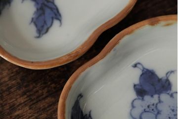 アンティーク雑貨　江戸期　古伊万里　染付花文小皿5枚セット(変形皿、和食器)(R-042475)