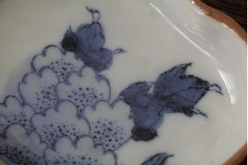 アンティーク雑貨　江戸期　古伊万里　染付花文小皿5枚セット(変形皿、和食器)(R-042475)