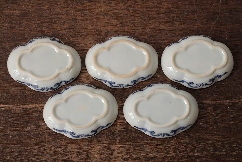 アンティーク雑貨　江戸期　古伊万里　染付花文小皿5枚セット(変形皿、和食器)(R-042475)